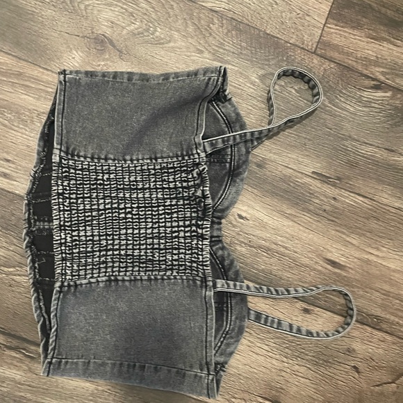 No Boundaries Textured Top - Picture 3 of 3